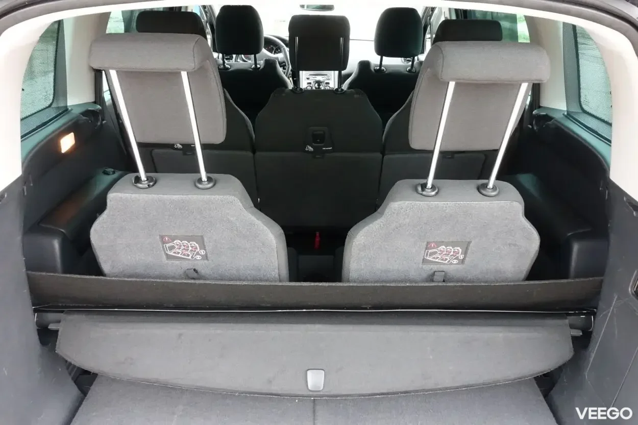 Peugeot 5008 Style Facelift 1.6 84kW