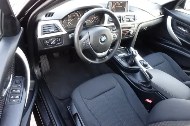 Image of BMW 318 D Touring EU5 2 105kW