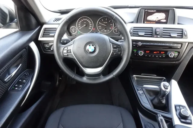 Image of BMW 318 D Touring EU5 2 105kW
