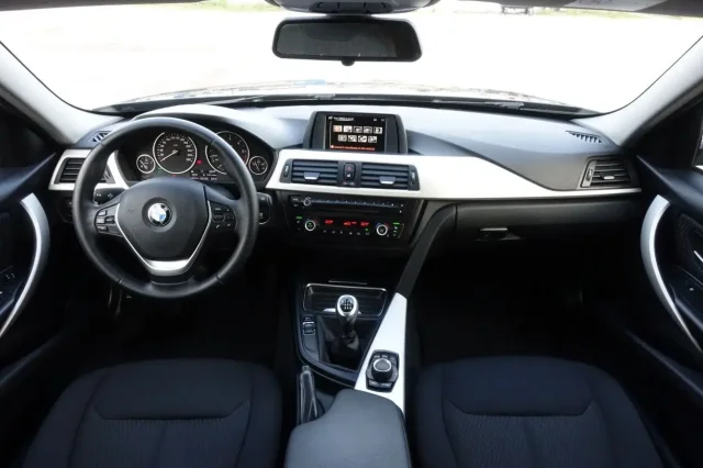 Image of BMW 318 D Touring EU5 2 105kW
