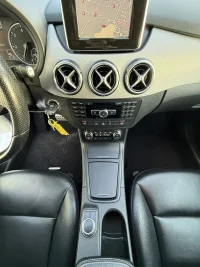 Mercedes-Benz B200 AMG Sportpakett Facelift 1.8 100kW thumbnail