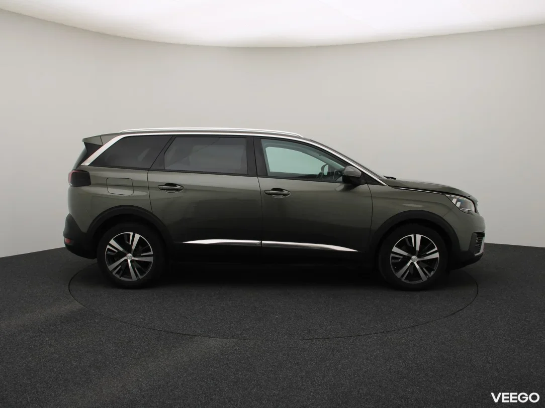 Peugeot 5008 1.5 96kW