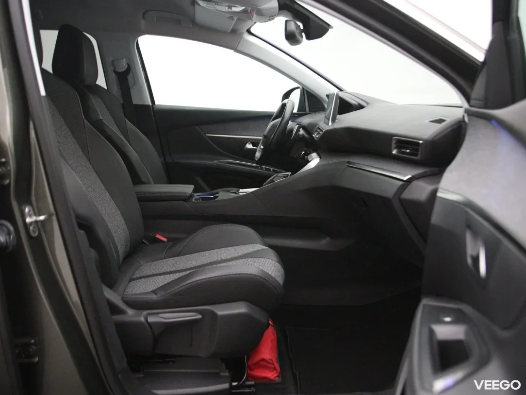 Peugeot 5008 1.5 96kW