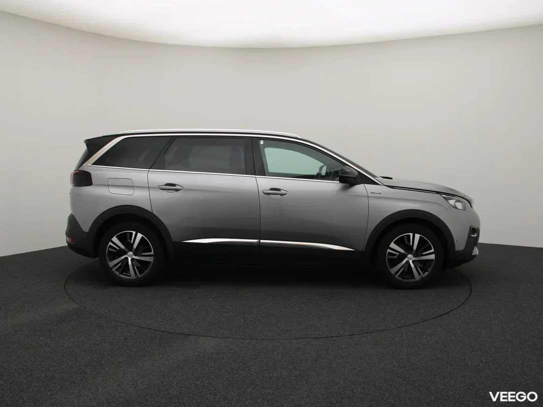 Peugeot 5008 1.2 96kW