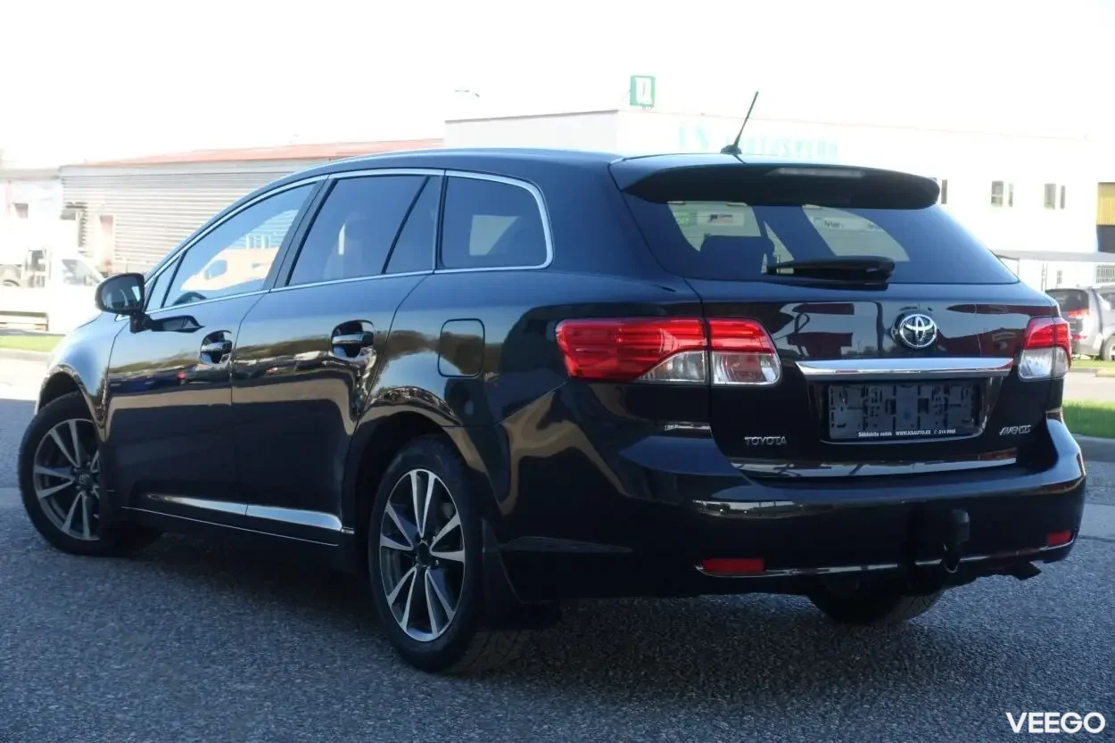 Toyota Avensis Touring Executive Facelift EU5 2 91kW
