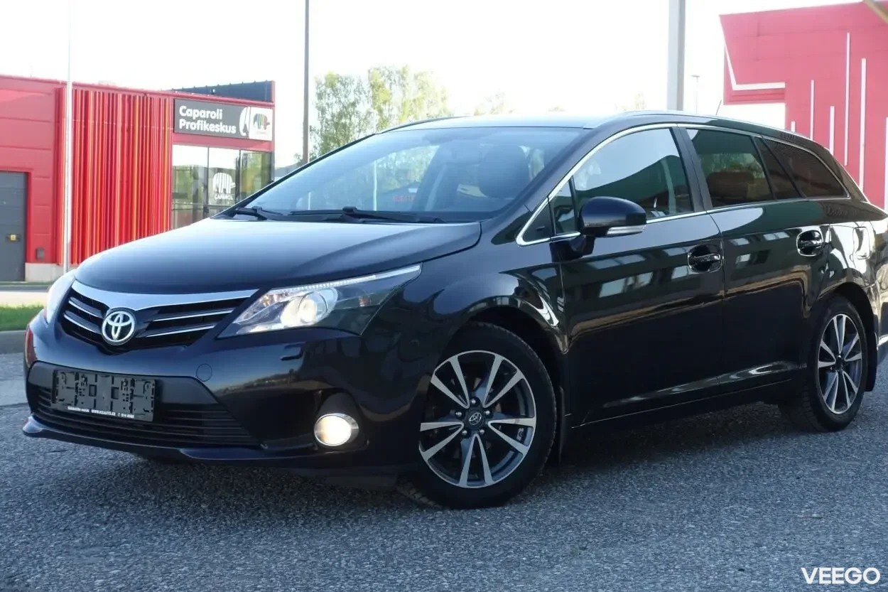 Toyota Avensis Touring Executive Facelift EU5 2 91kW