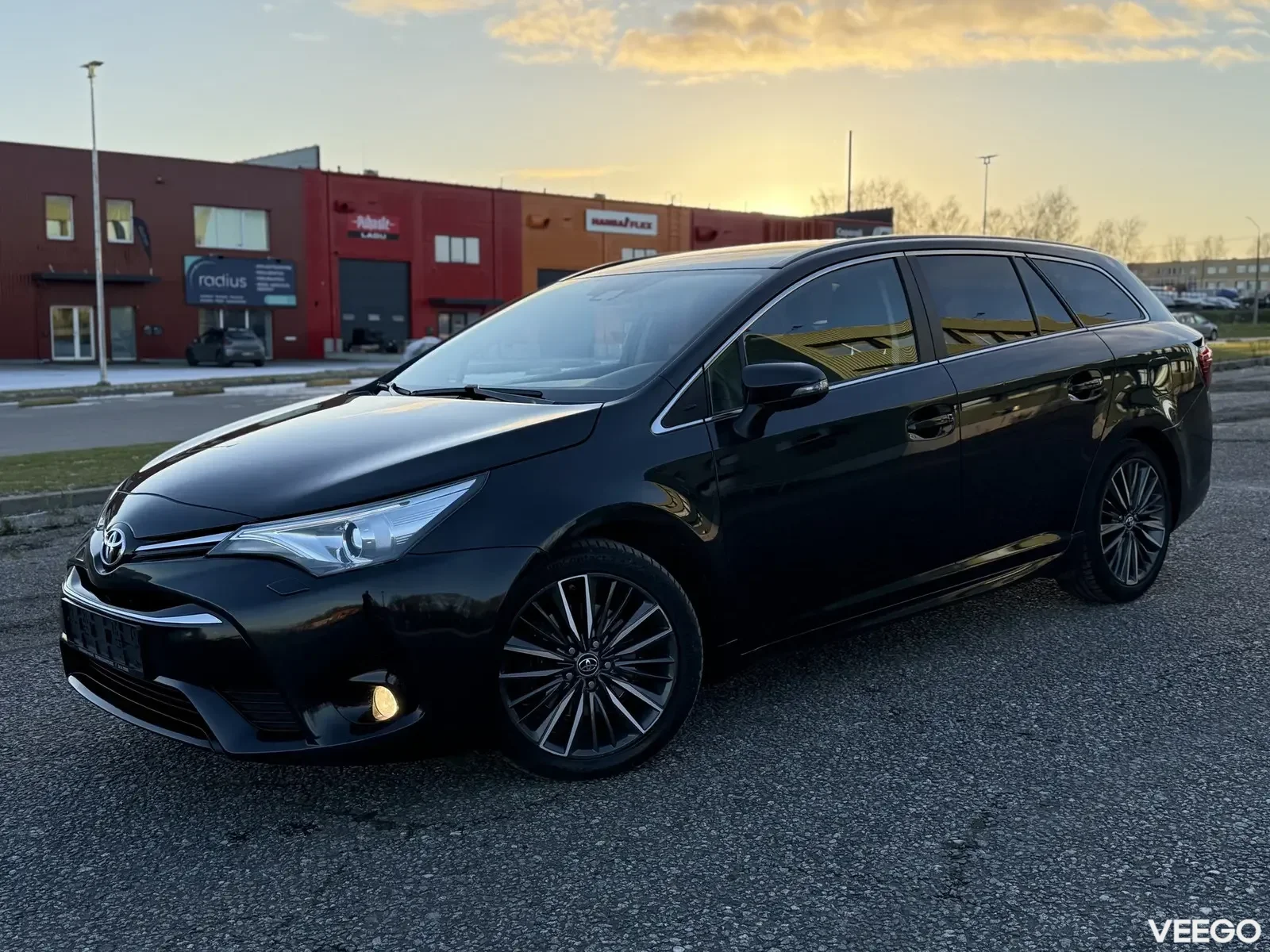 Toyota Avensis Touring Sports Facelift 2 105kW