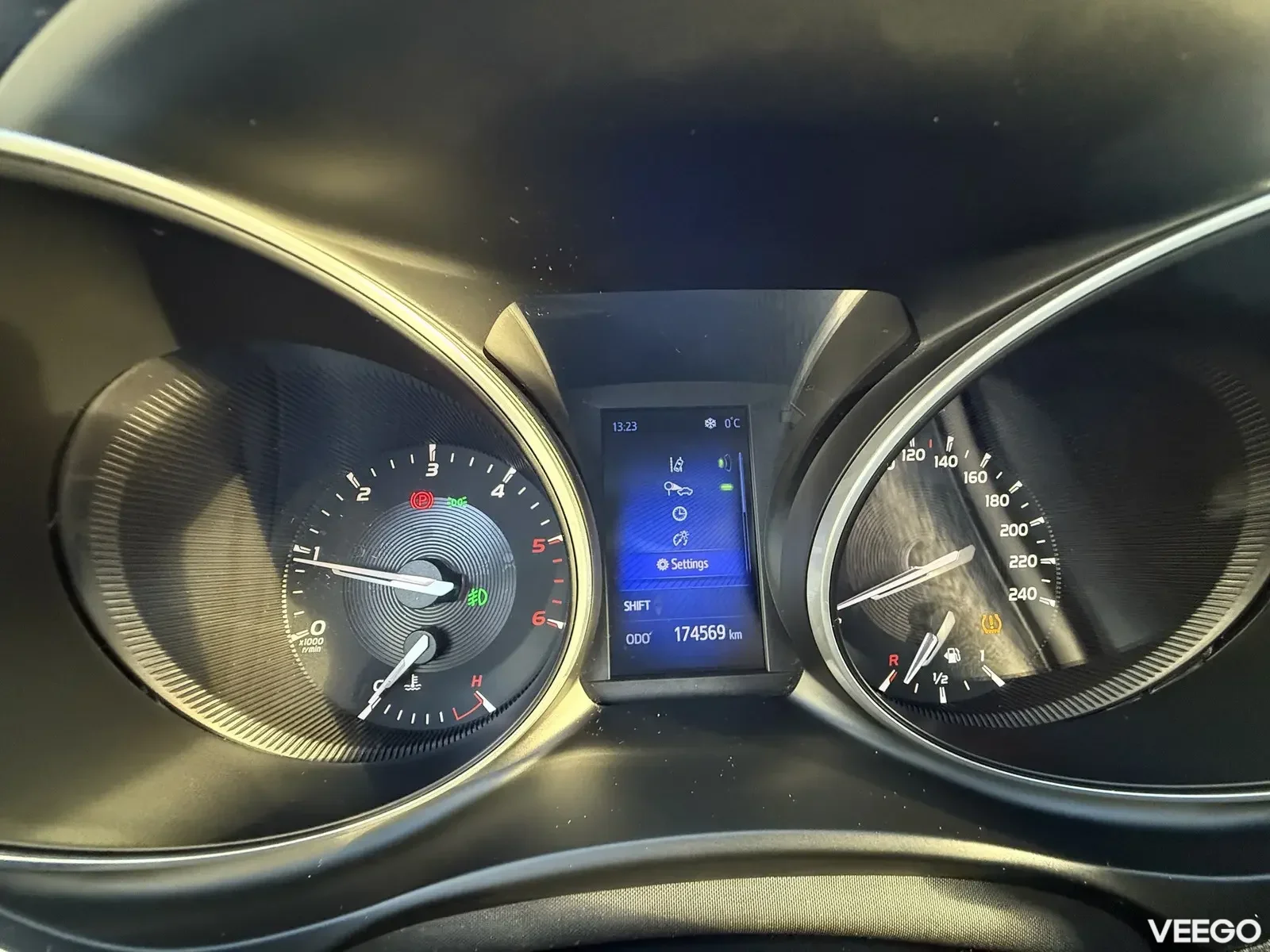 Toyota Avensis Touring Sports Facelift 2 105kW