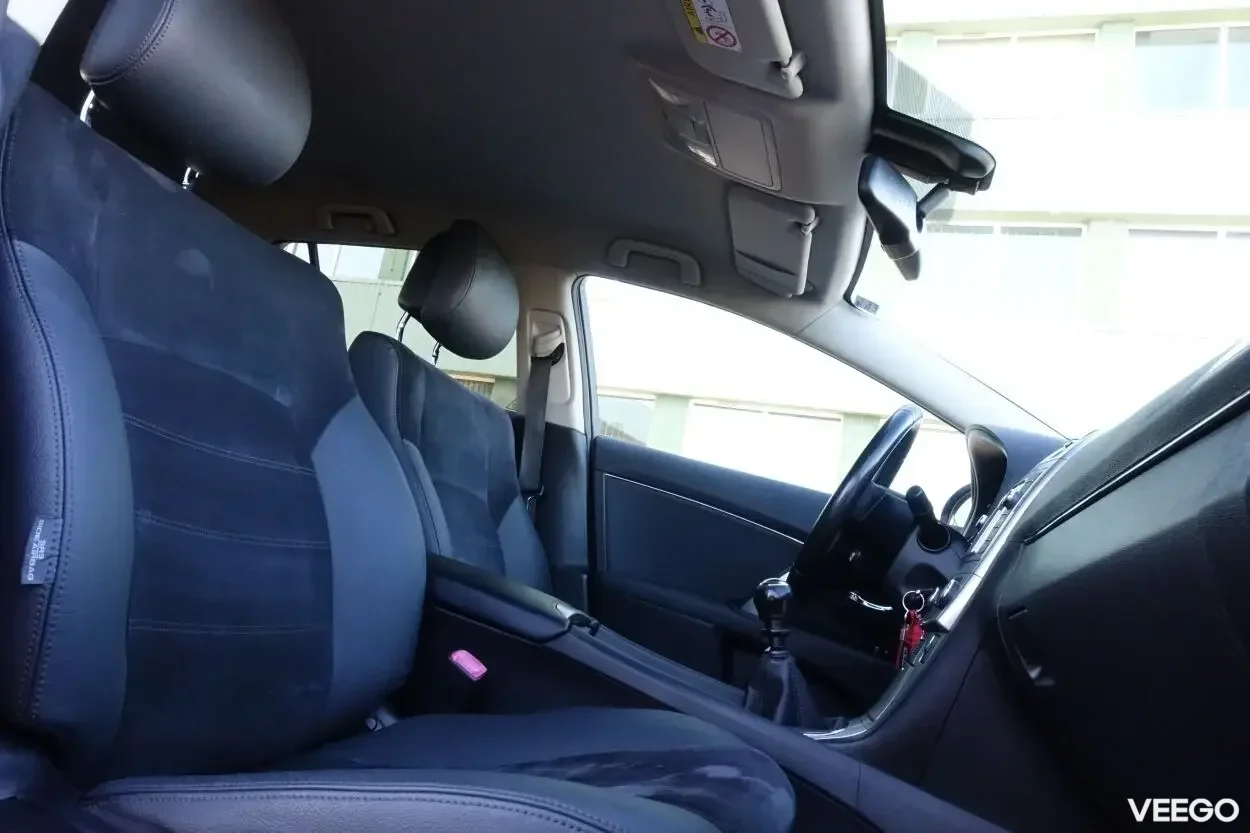 Toyota Avensis Touring Executive Facelift EU5 2 91kW