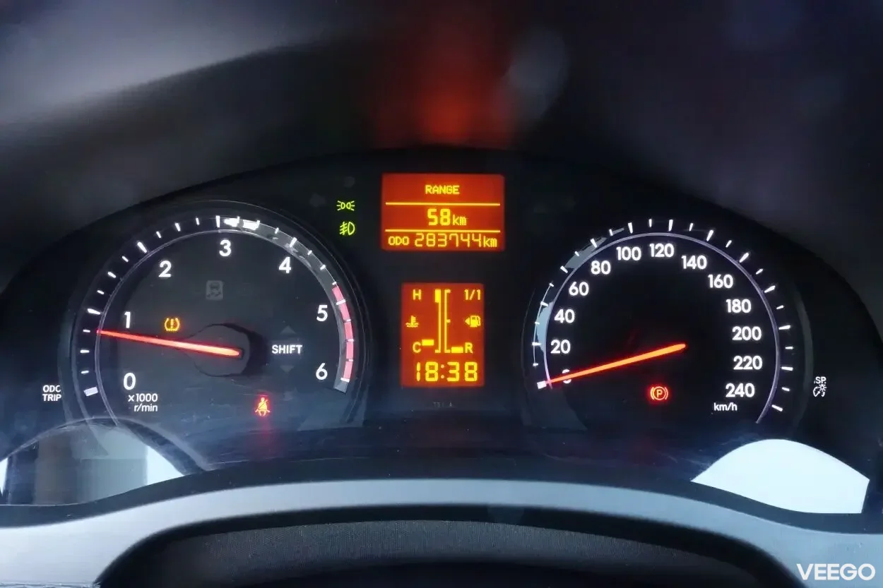 Toyota Avensis Touring Executive Facelift EU5 2 91kW