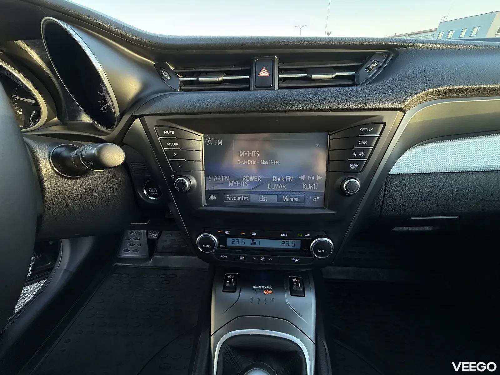 Toyota Avensis Touring Sports Facelift 2 105kW