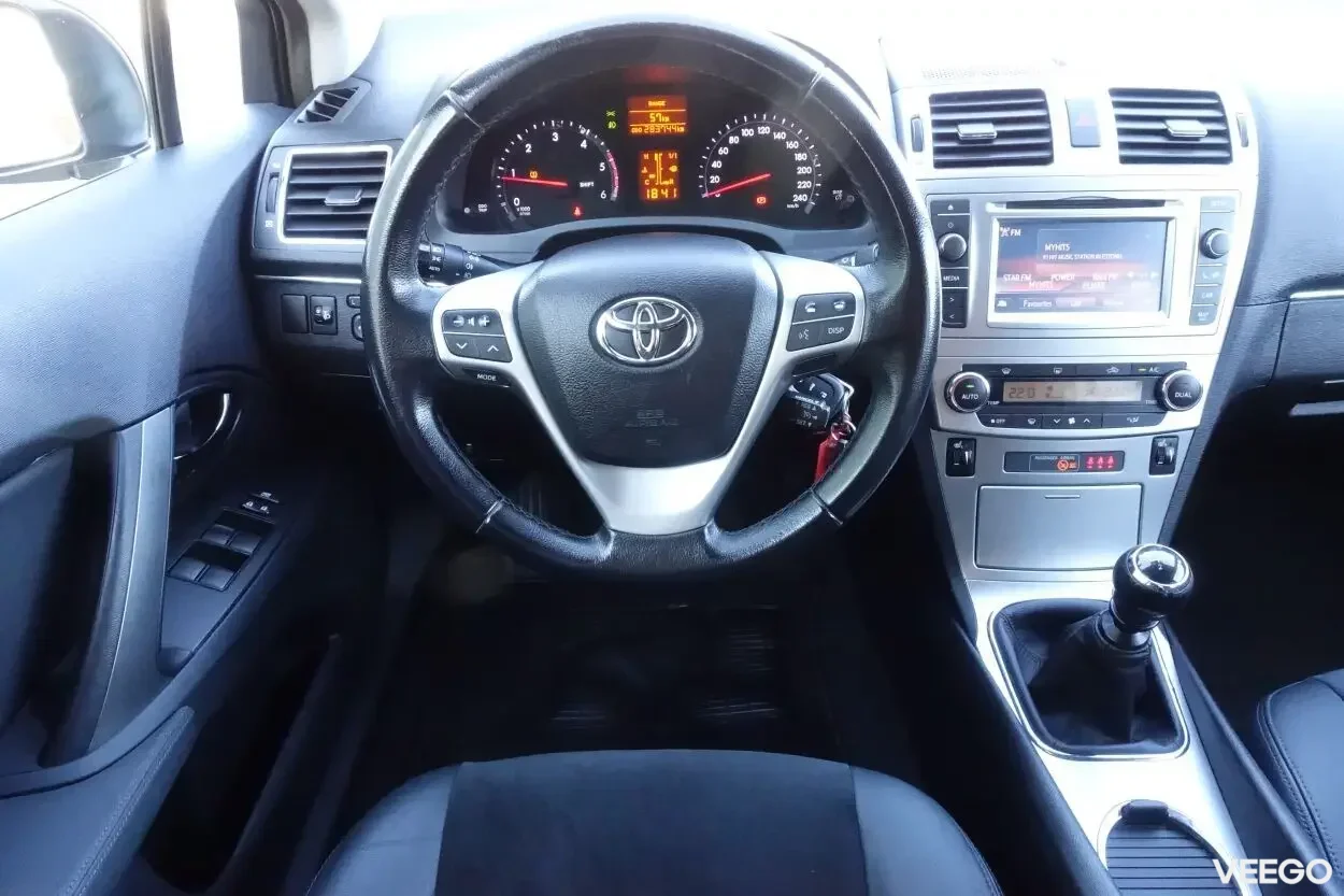 Toyota Avensis Touring Executive Facelift EU5 2 91kW