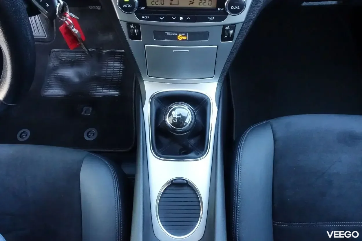 Toyota Avensis Touring Executive Facelift EU5 2 91kW