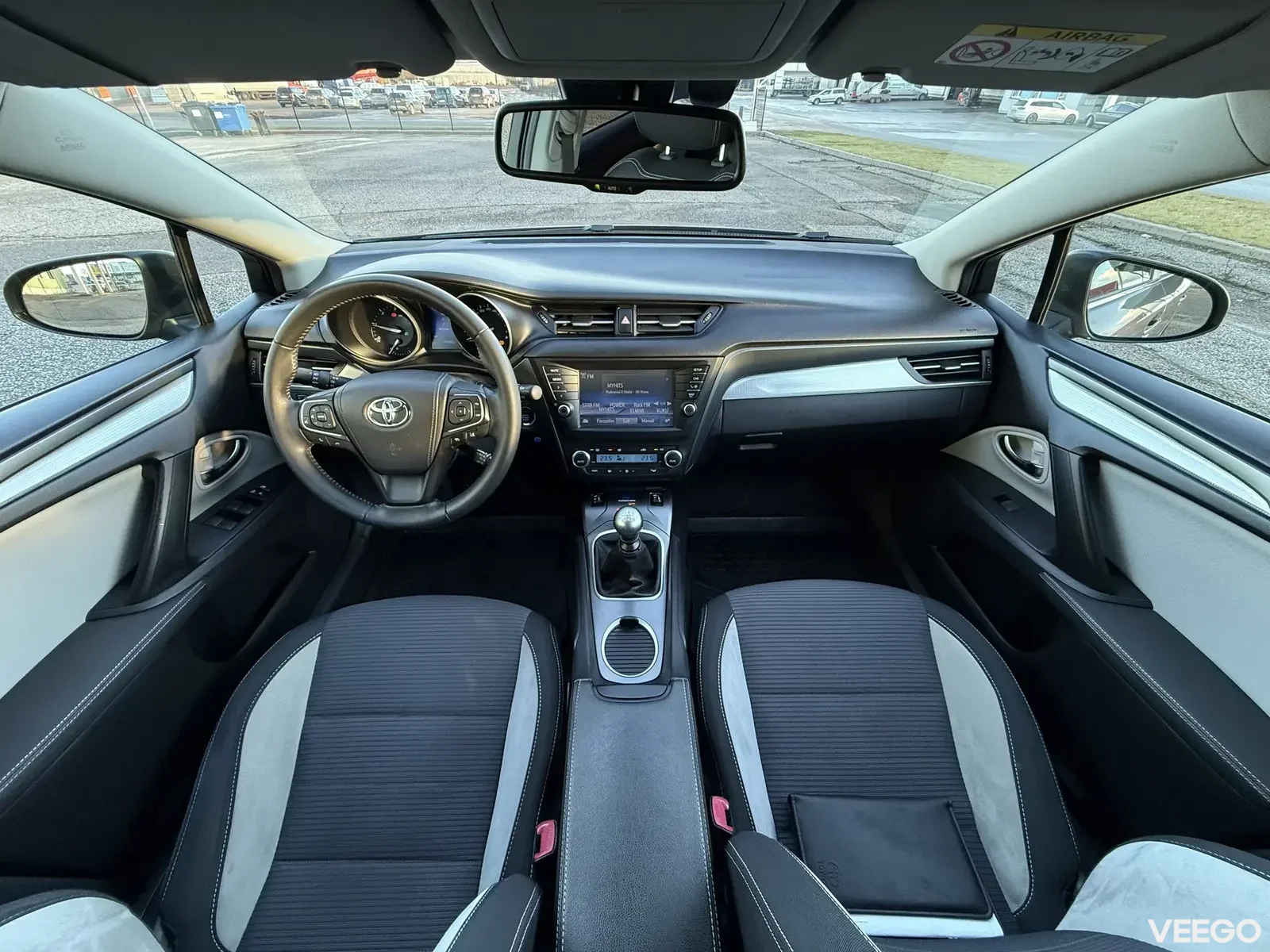 Toyota Avensis Touring Sports Facelift 2 105kW