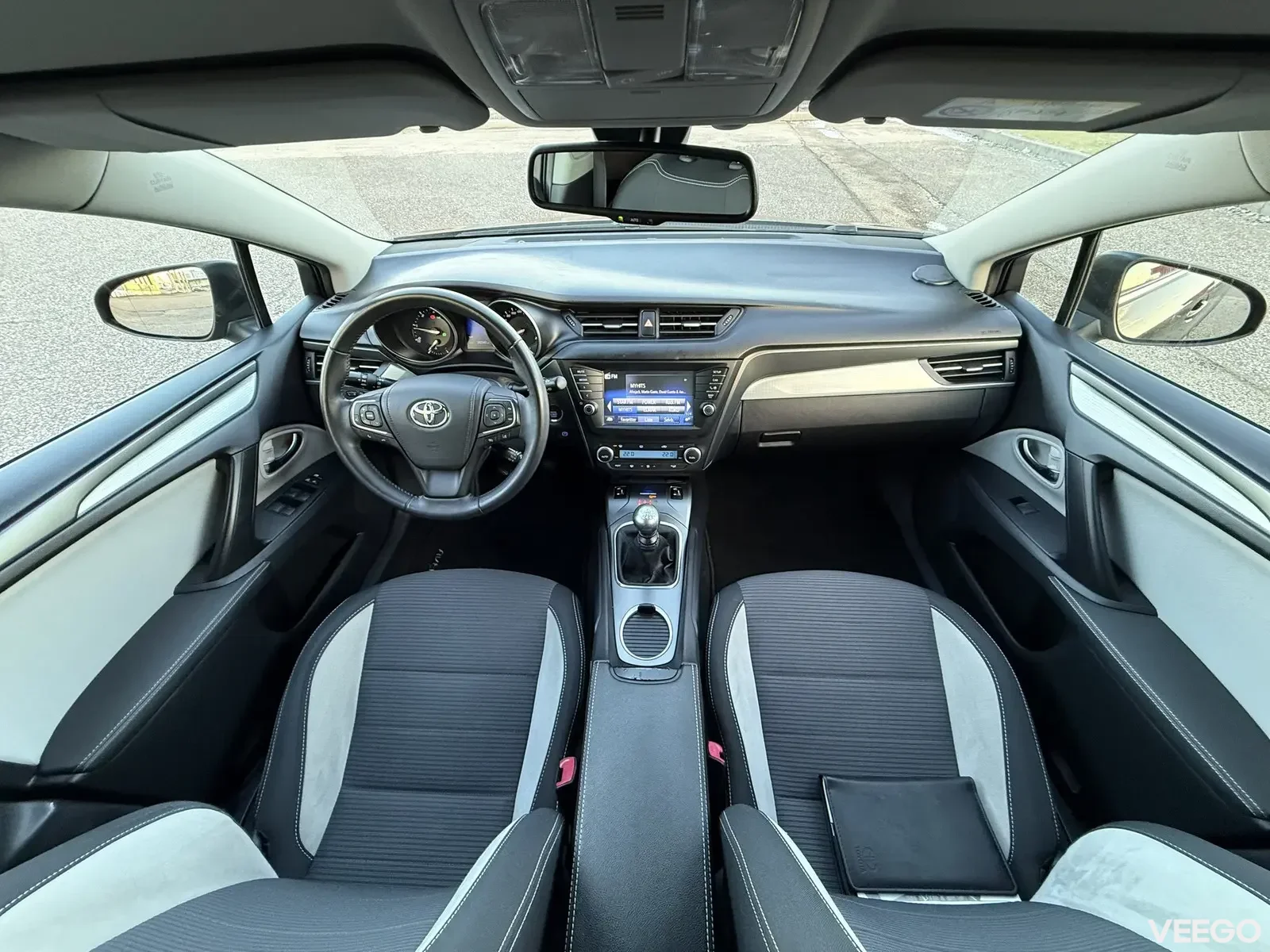 Toyota Avensis Touring Sports Facelift 2 105kW