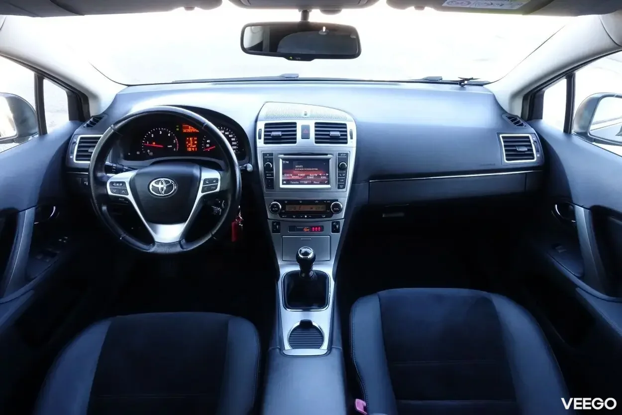 Toyota Avensis Touring Executive Facelift EU5 2 91kW