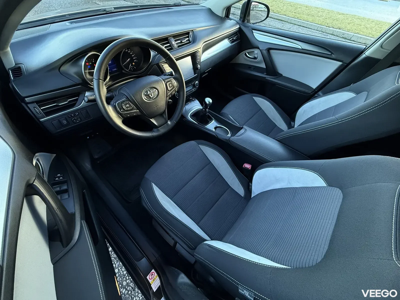 Toyota Avensis Touring Sports Facelift 2 105kW