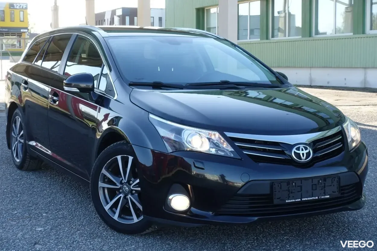 Toyota Avensis Touring Executive Facelift EU5 2 91kW