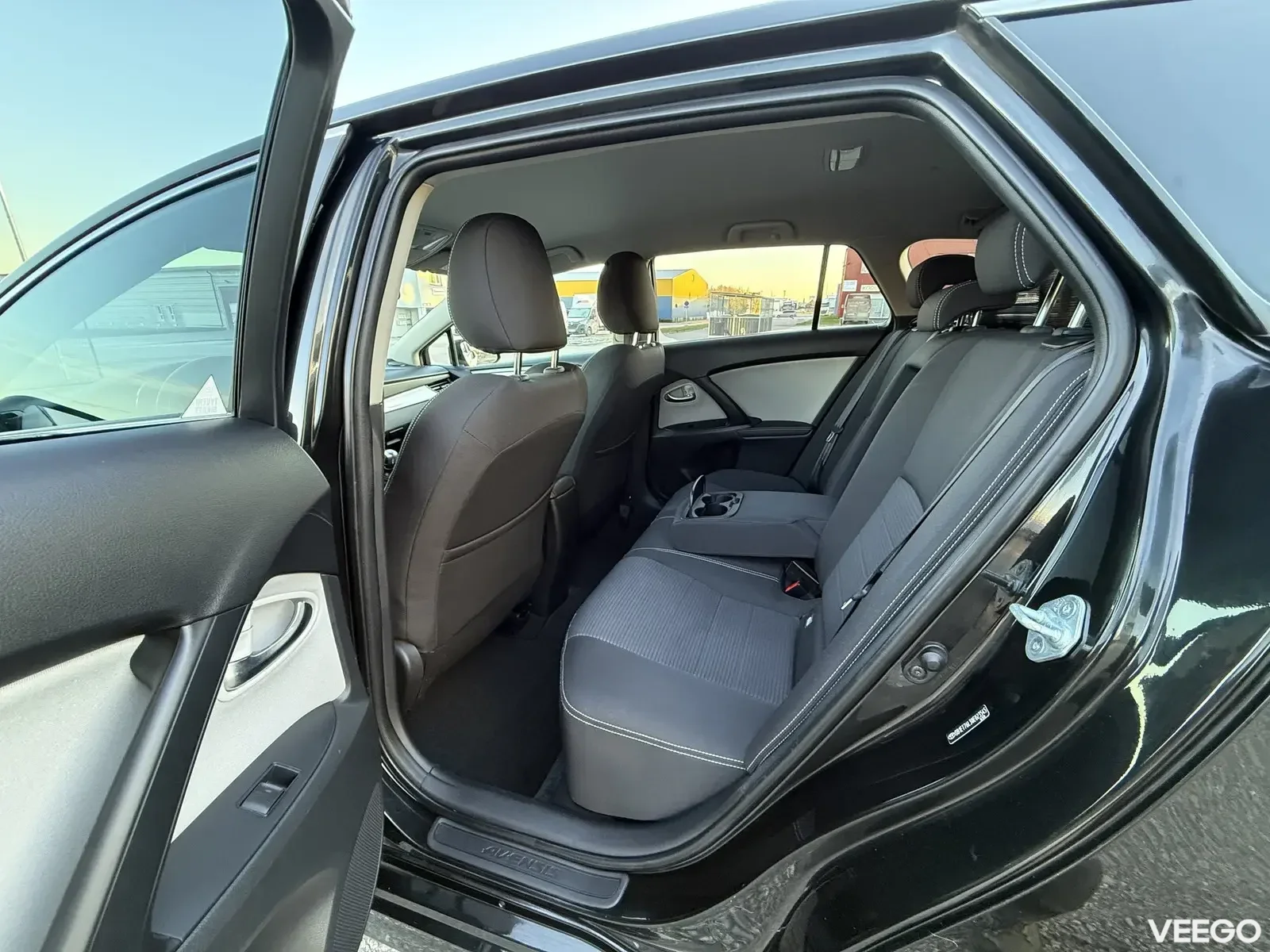 Toyota Avensis Touring Sports Facelift 2 105kW