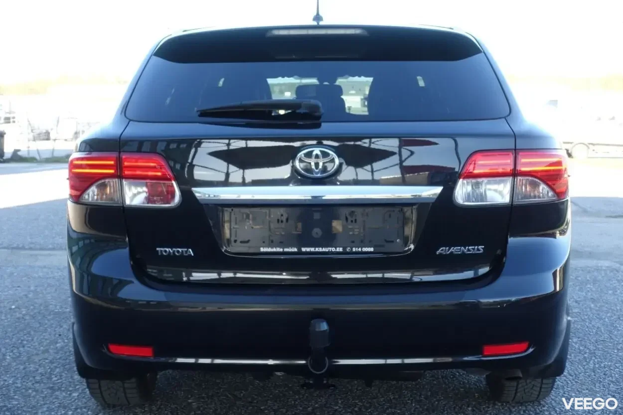 Toyota Avensis Touring Executive Facelift EU5 2 91kW