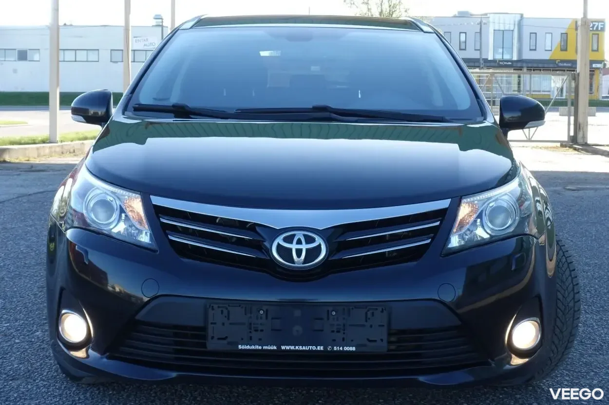Toyota Avensis Touring Executive Facelift EU5 2 91kW