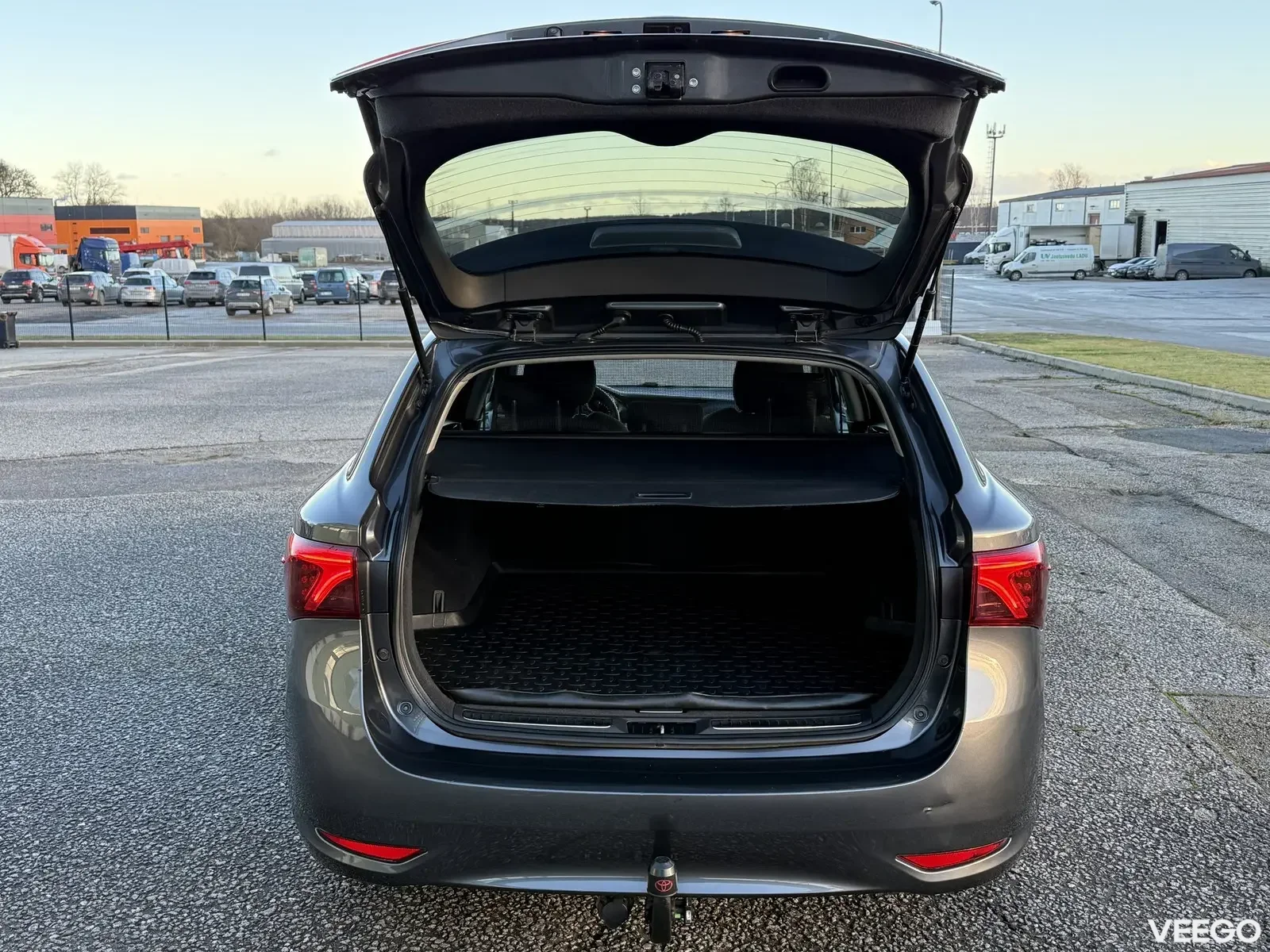 Toyota Avensis Touring Sports Facelift 2 105kW