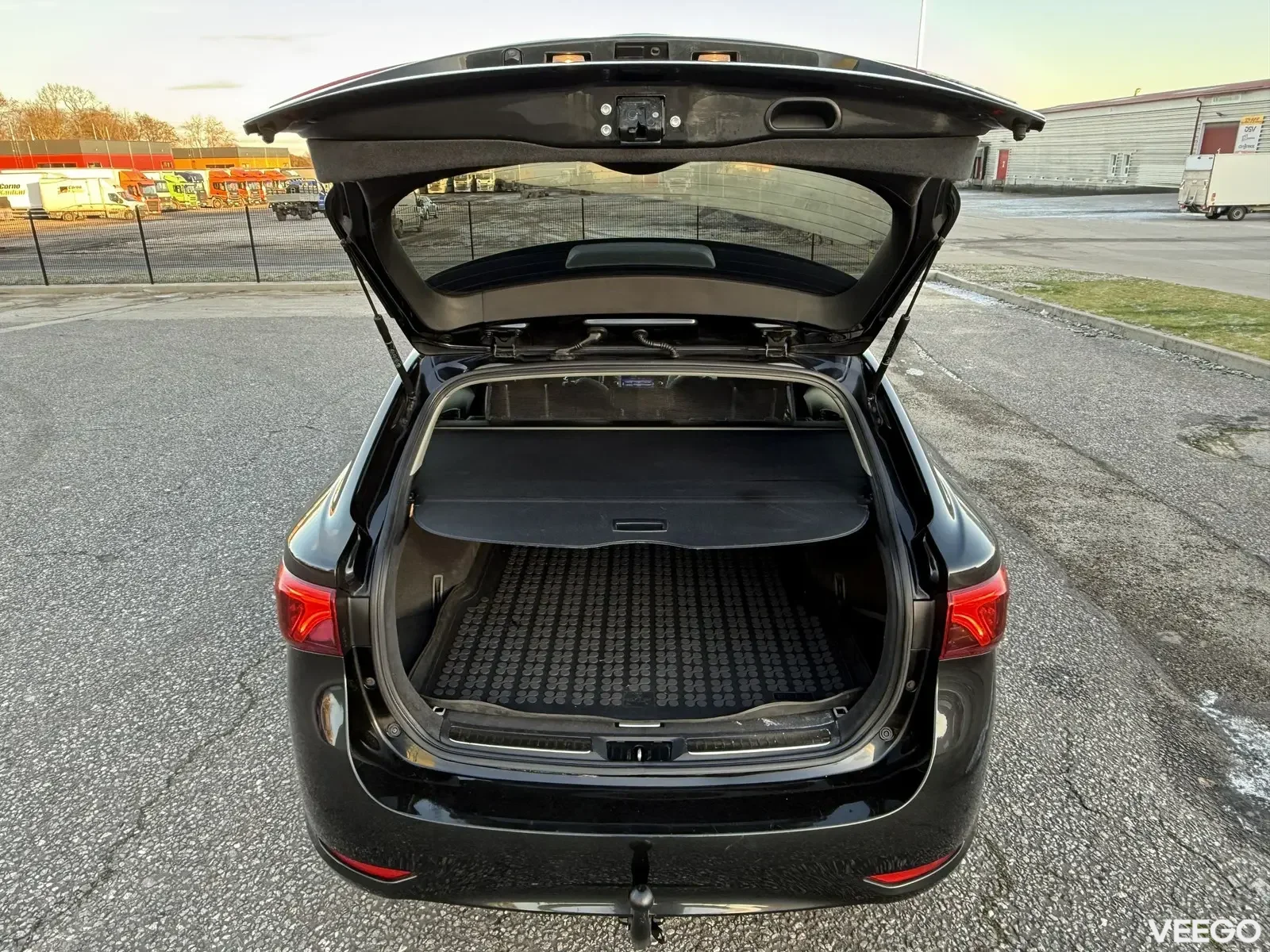 Toyota Avensis Touring Sports Facelift 2 105kW