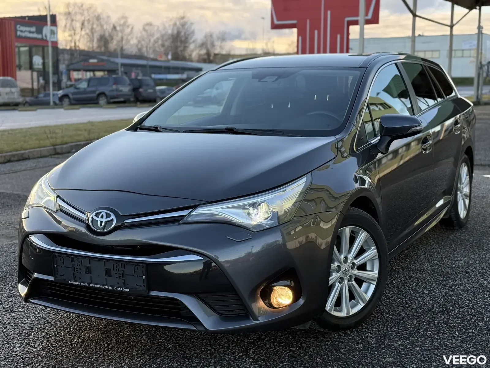 Toyota Avensis Touring Sports Facelift 2 105kW