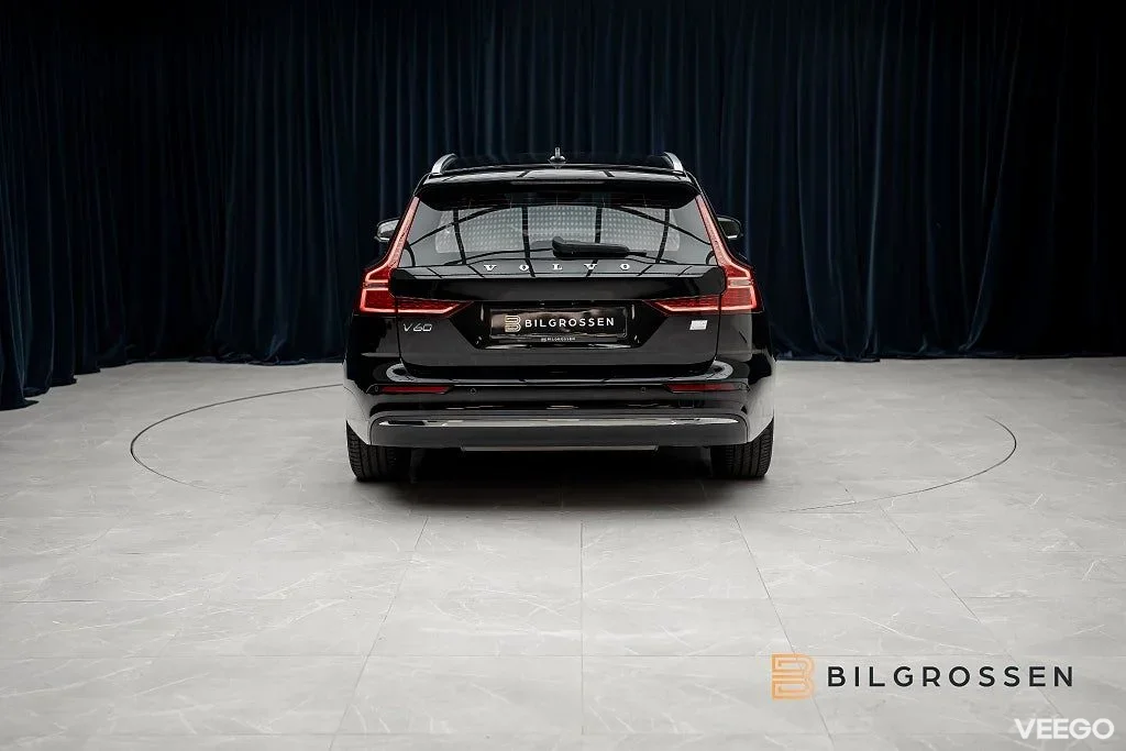 Volvo V60 Recharge T6 AWD 350hk Core Edition P-värmare 257kW