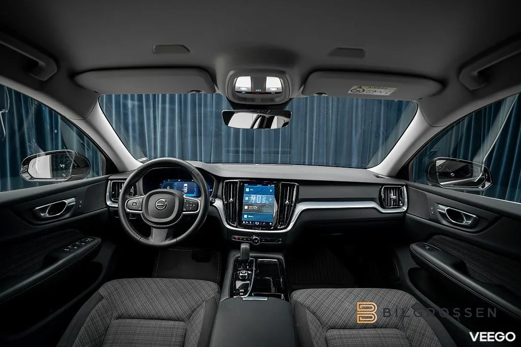 Volvo V60 Recharge T6 AWD 350hk Core Edition P-värmare 257kW