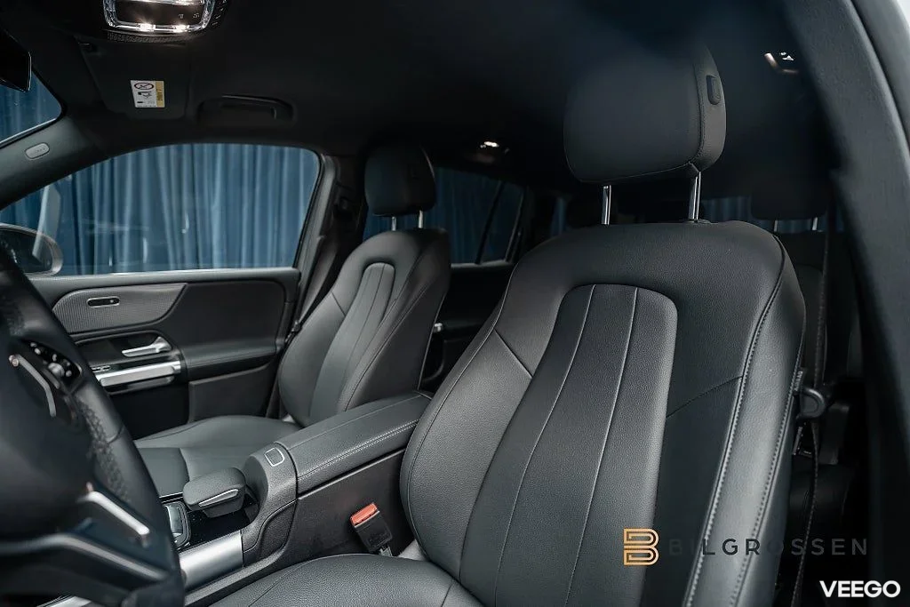 Mercedes-Benz EQB 300 4MATIC Progressive Värmare Kamera 168kW