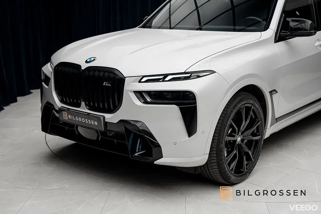 BMW X7 M60i xDrive M Sport Pro Exklusiv 3.99% Sky Lounge B&W MOMS 390kW