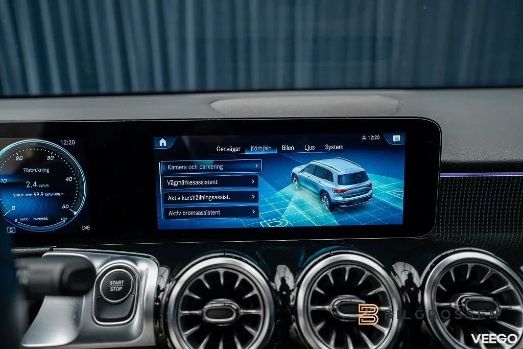 Mercedes-Benz EQB 300 4MATIC Progressive Värmare Kamera 168kW