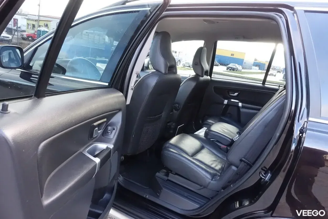 Volvo XC90 Momentum AWD Facelift EU5 2.4 147kW