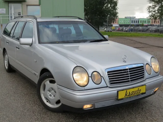 Image of Mercedes-Benz E200 Avantgarde Kompressor