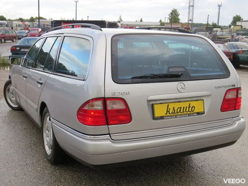 Mercedes-Benz E200 Avantgarde Kompressor