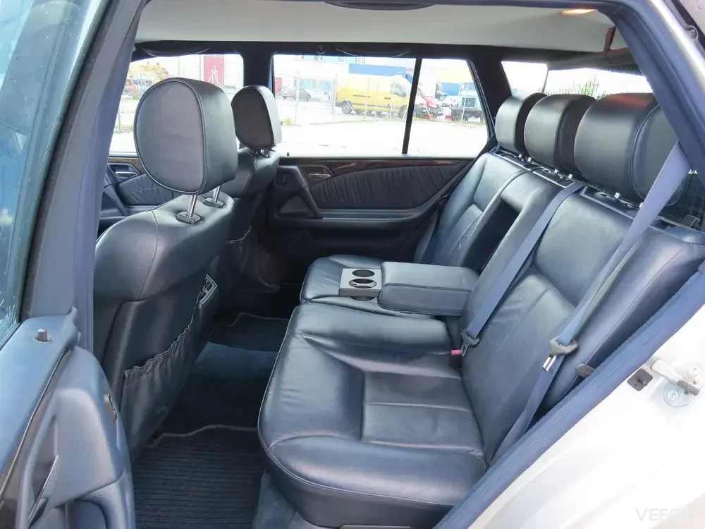 Mercedes-Benz E200 Avantgarde Kompressor