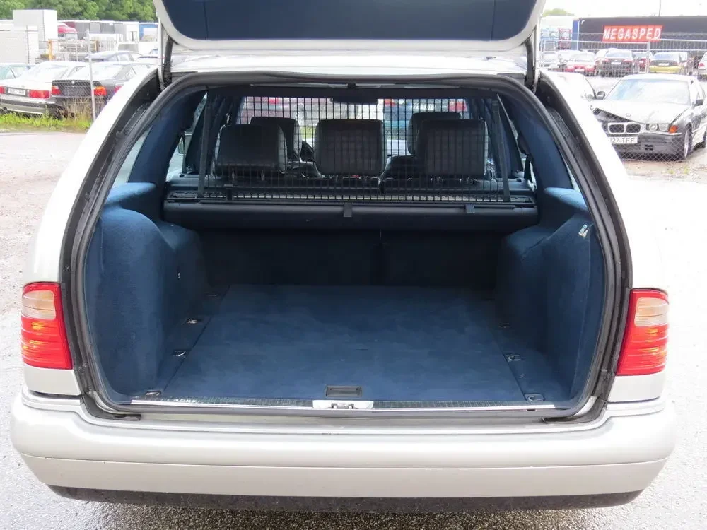 Mercedes-Benz E200 Avantgarde Kompressor