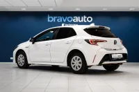 Toyota Corolla Active Hybrid 72kW thumbnail