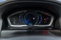 Volvo XC60 R-Design D4 AWD 120kW thumbnail