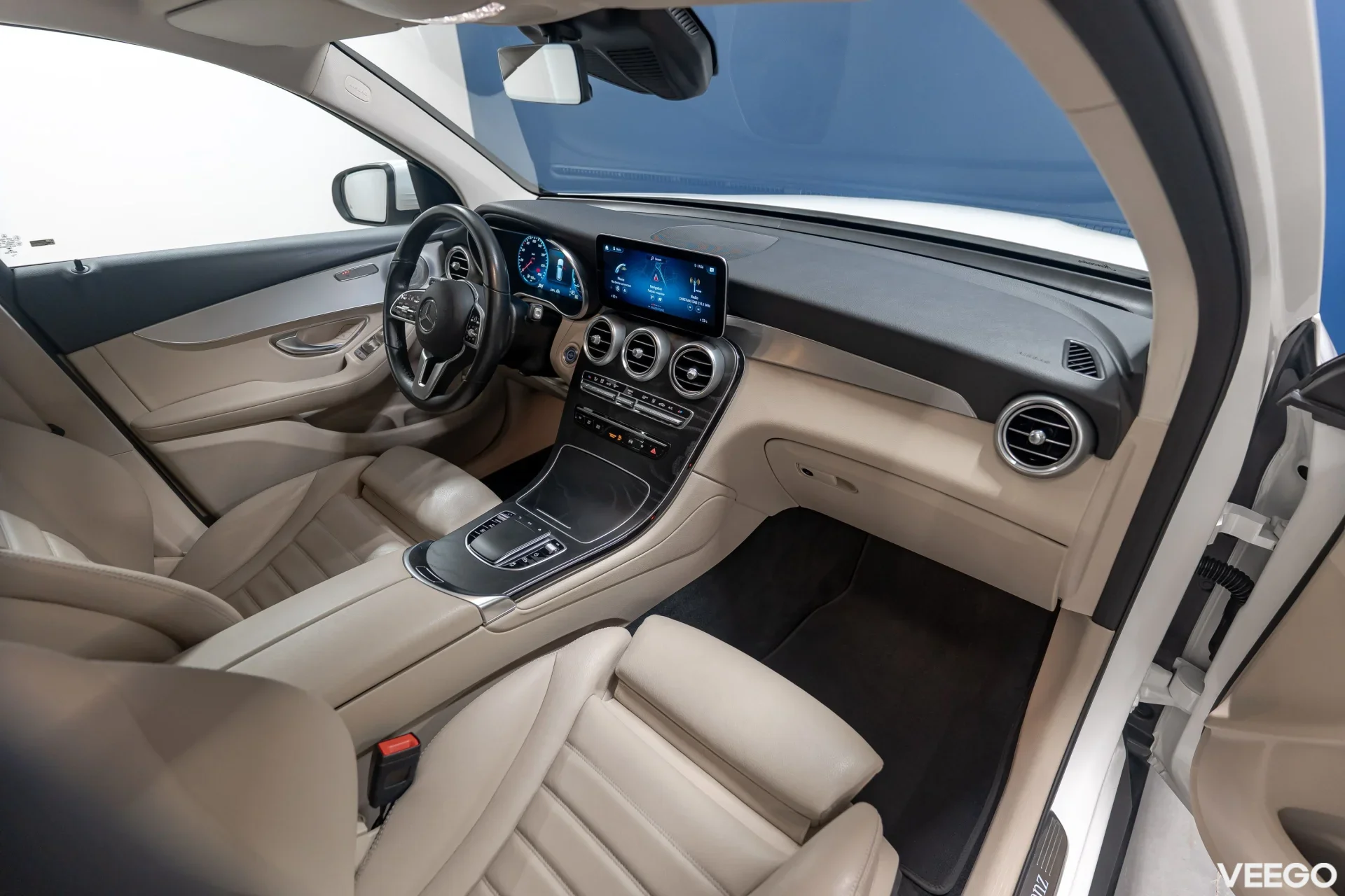 Mercedes-Benz GLC300 DE 4Matic AMG line 2 143kW