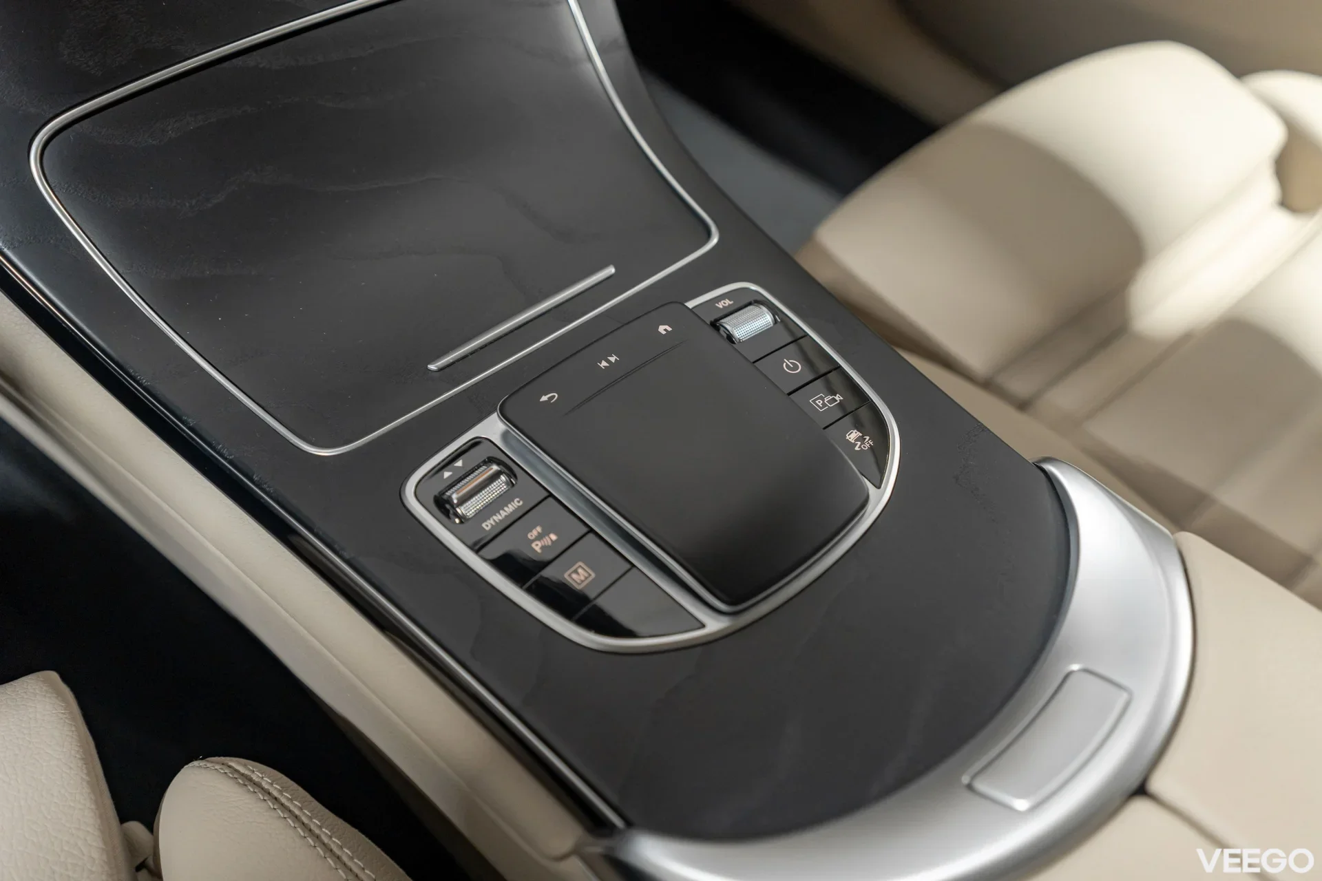 Mercedes-Benz GLC300 DE 4Matic AMG line 2 143kW