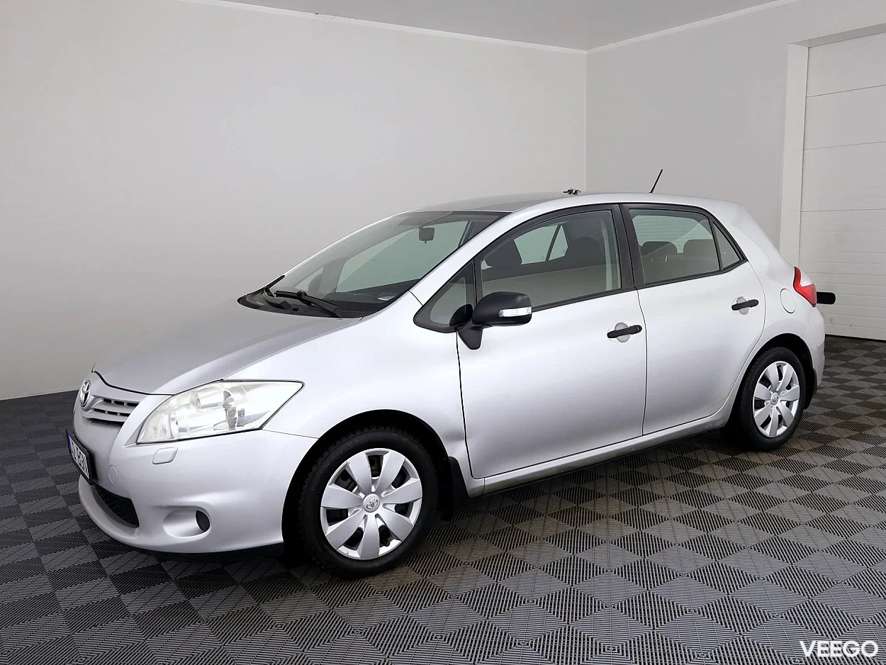 Toyota Auris 1.6 97kW