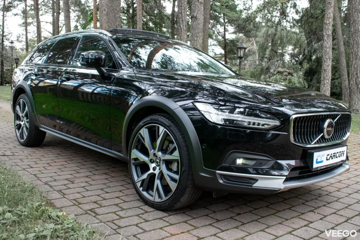 Volvo V90 Cross Country AWD B5 ULTIMATE Xenium FULLOPT 2 183kW