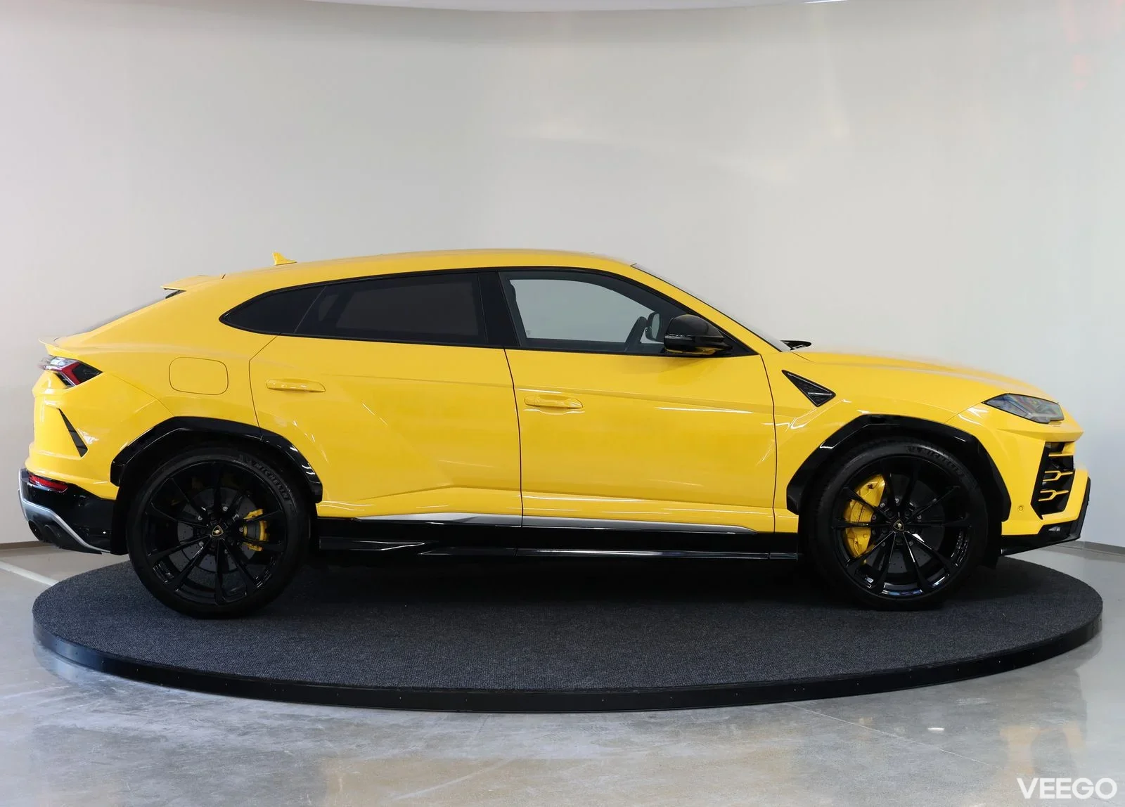 Lamborghini Urus - 478kW
