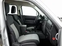 Dodge Nitro 2.8 130kW thumbnail