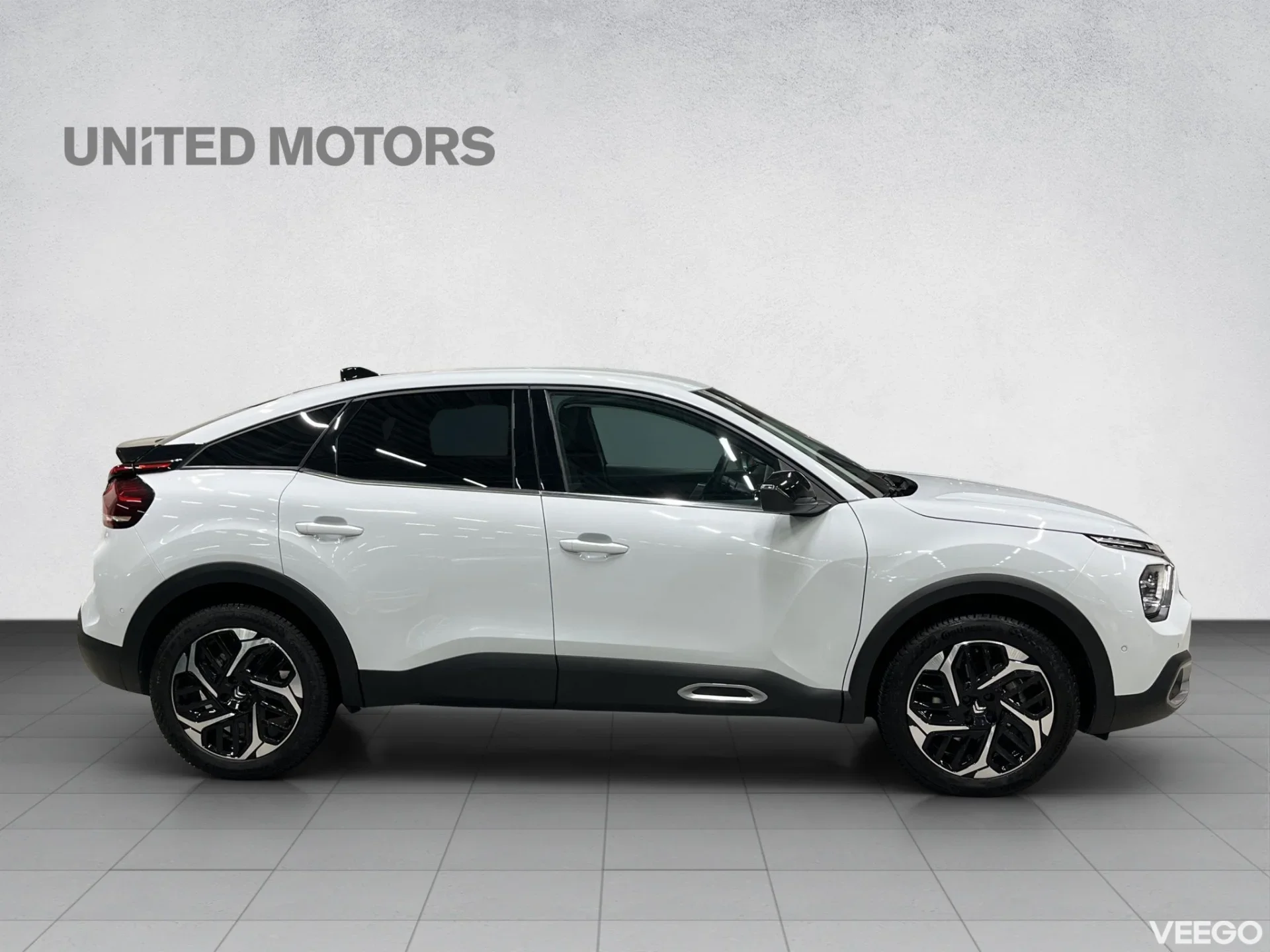 Citroen C4 Shine PureTech 130 AT 96kW