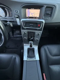 Volvo V60 Momentum Facelift 2 140kW thumbnail