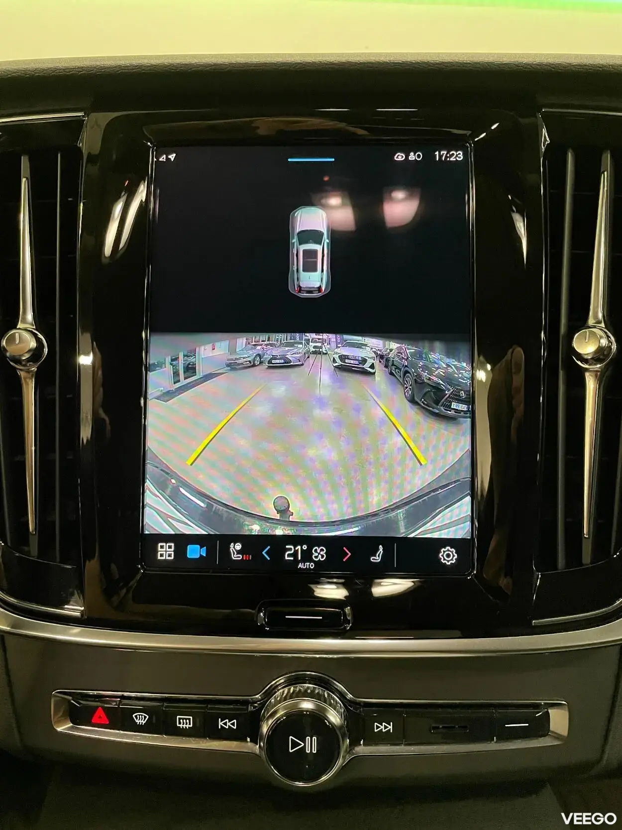 Volvo V90 Cross Country AWD Momentum 2 145kW