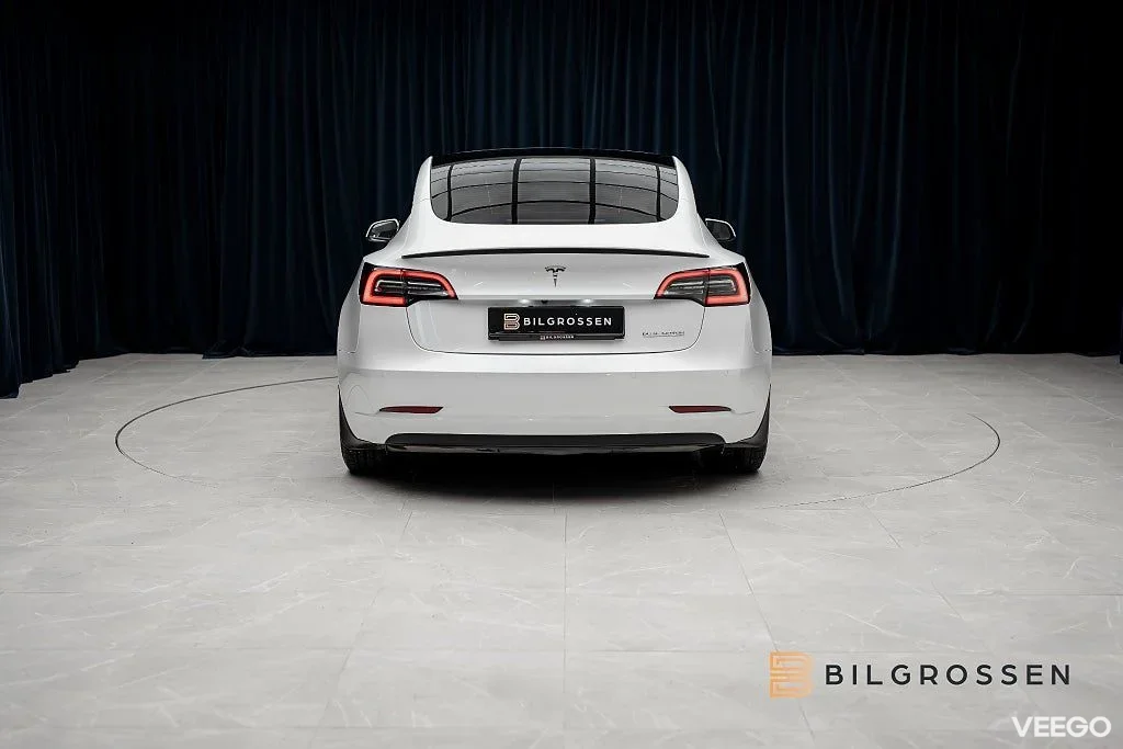 Tesla Model 3 Performance 513hk Autopilot Premium 377kW